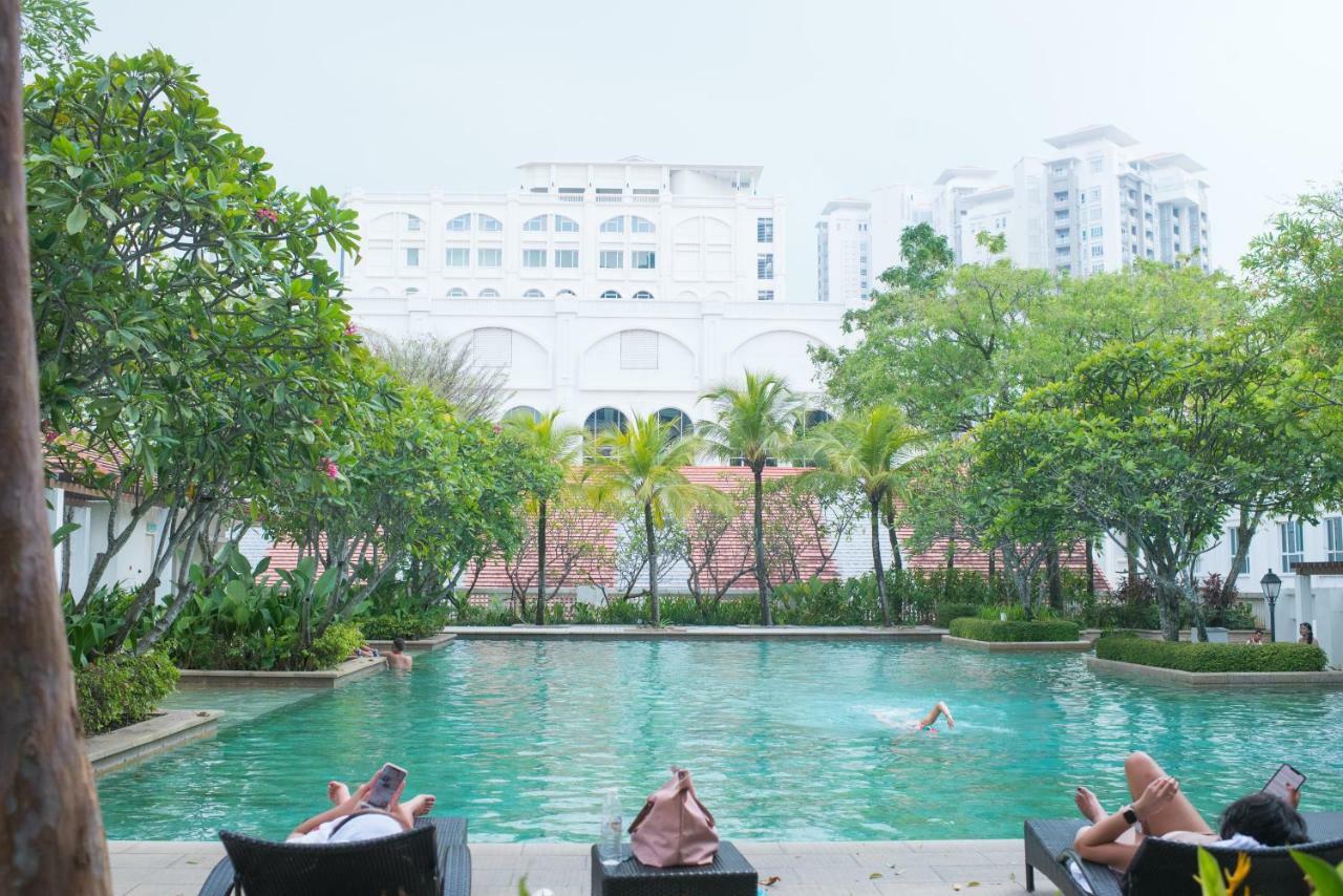 The Suites At Waterside Straits Quay By Plush Bagan Jermal Extérieur photo