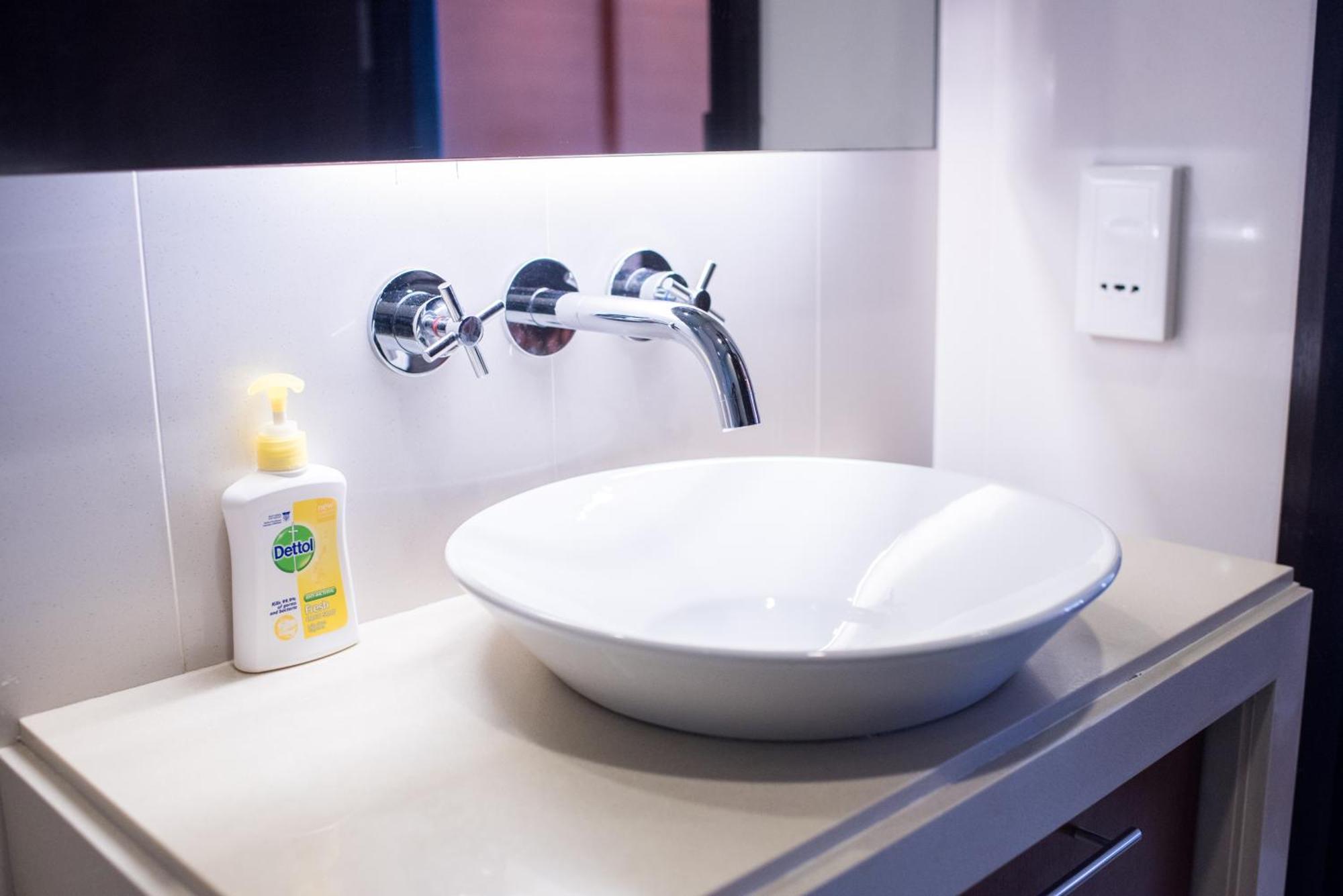 The Suites At Waterside Straits Quay By Plush Bagan Jermal Extérieur photo