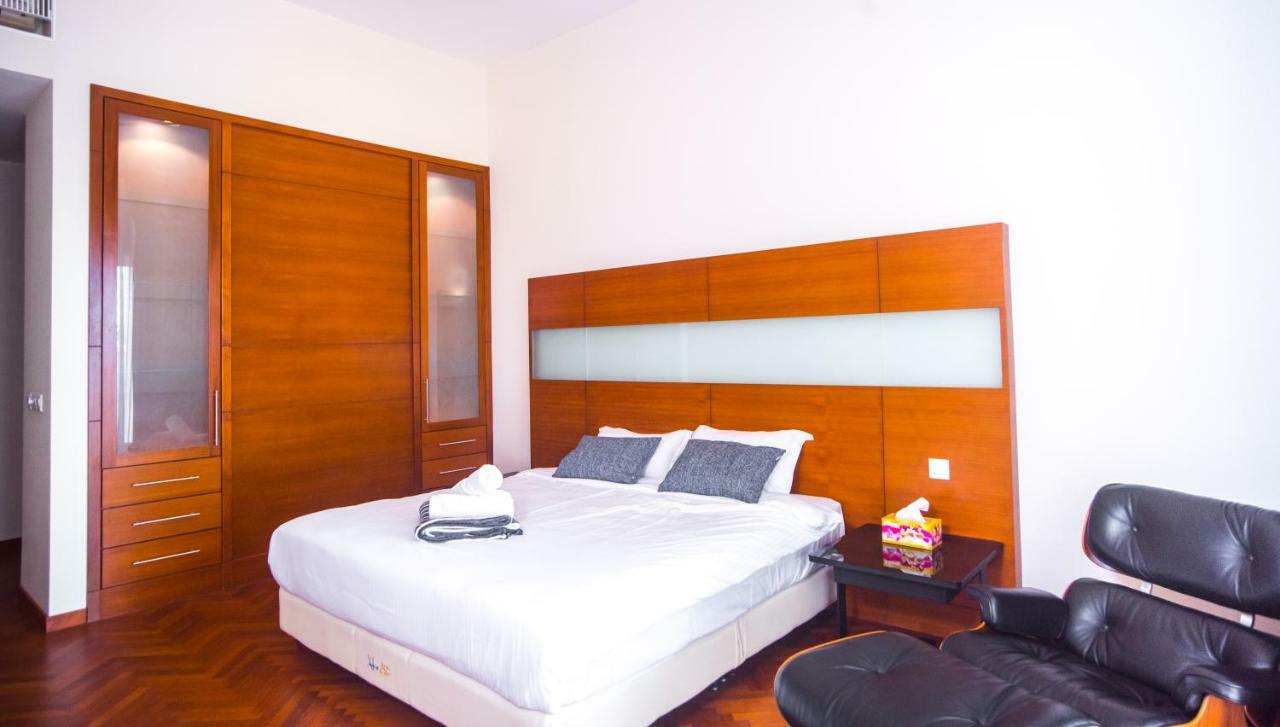 The Suites At Waterside Straits Quay By Plush Bagan Jermal Extérieur photo